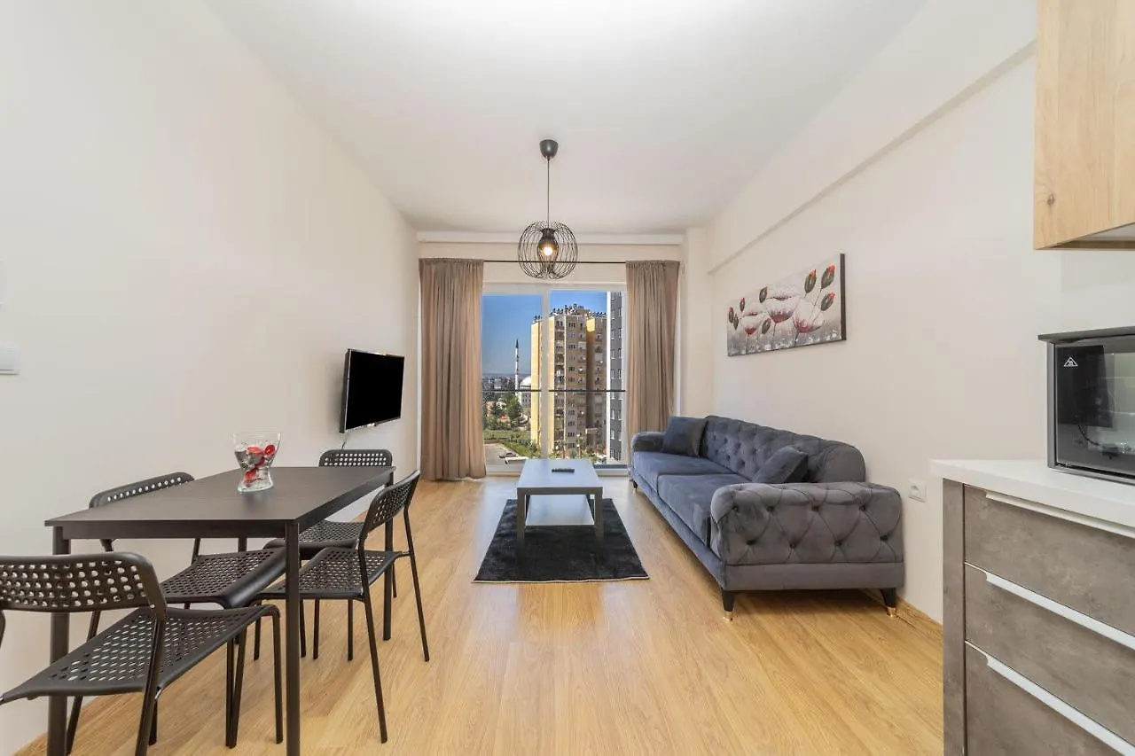 安塔利亚Exquisite Flat With Shared Pool In Kepez公寓